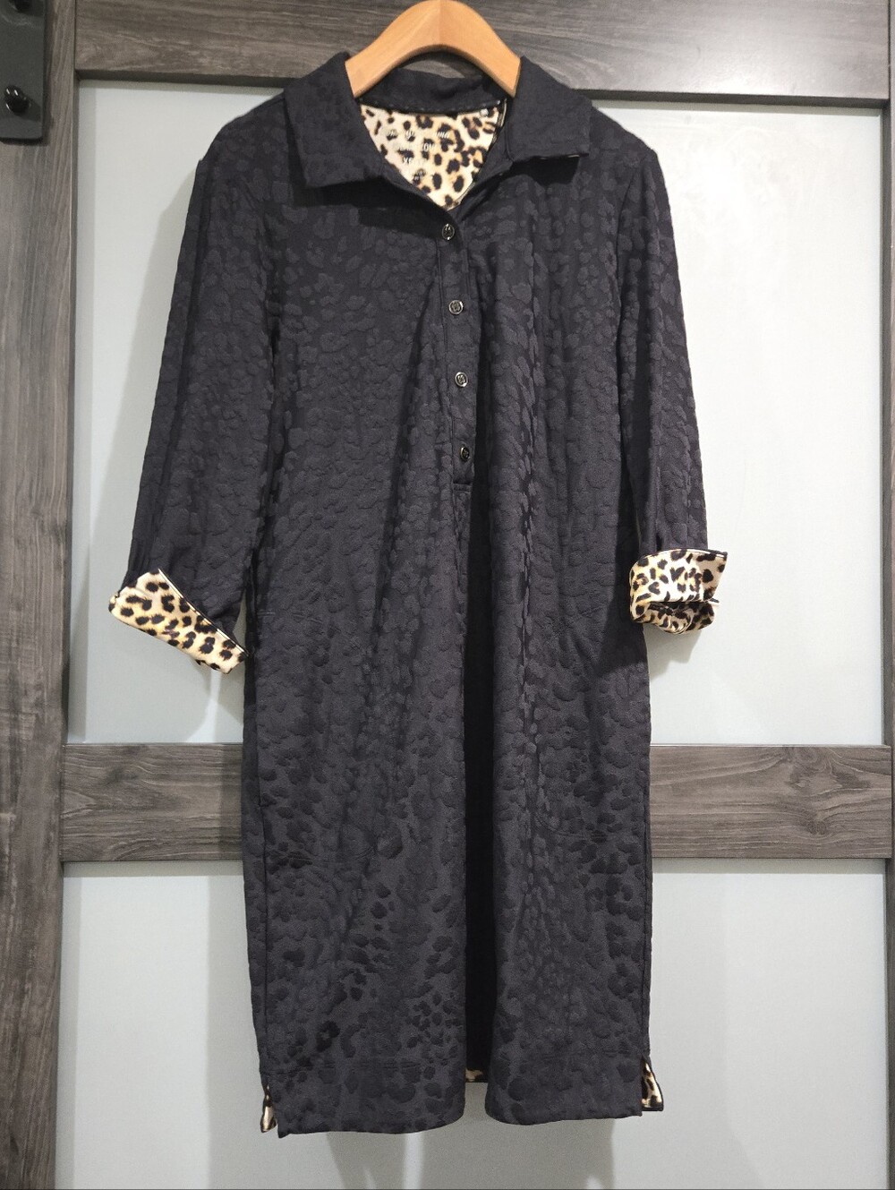 Tommy Bahama Black Leopard Long Sleeve Knee Length Button Collar Scuba Dress XS